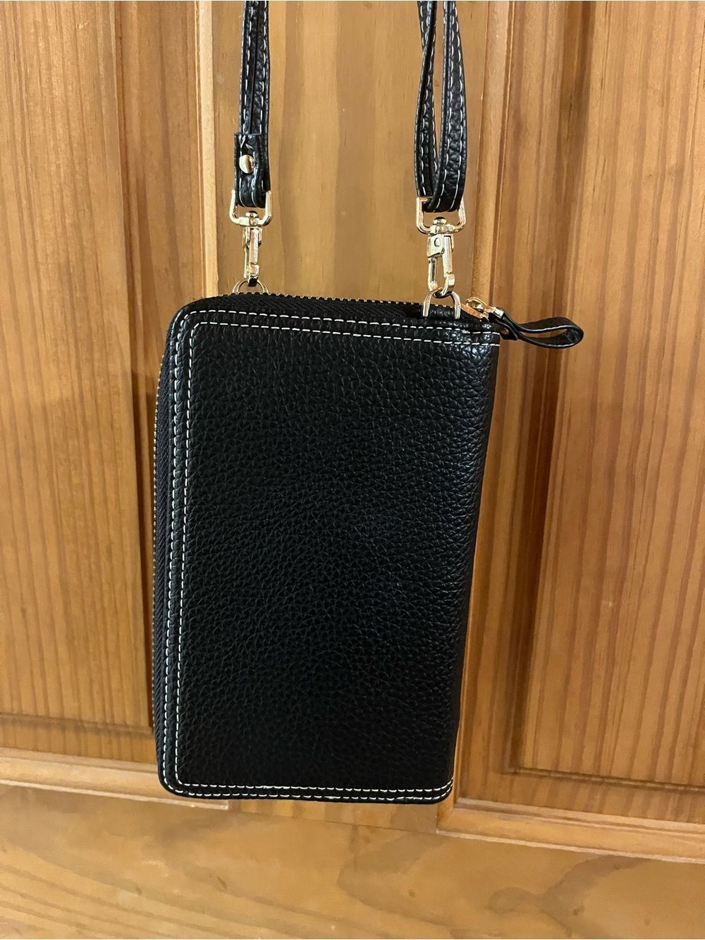Compact Black Crossbody Bag with Contrast Stitching - Picture 2 of 12